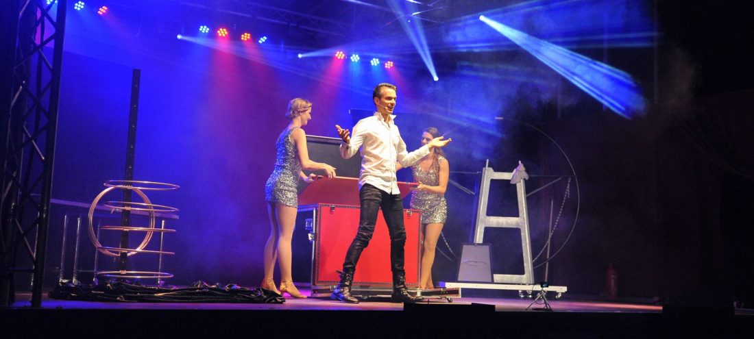 magic show on stage - large-scale magic tricks