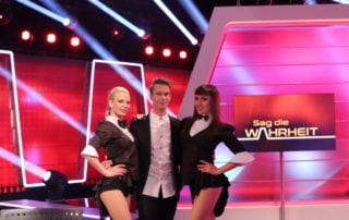magic-man-willi-auerbach-tv Magic Man Willi Auerbach with his showgirls