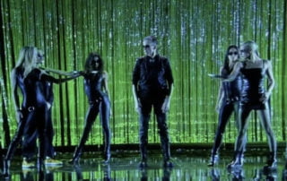 flying-illusion-fernsehen Illusionist doing MATRIX Show in French television